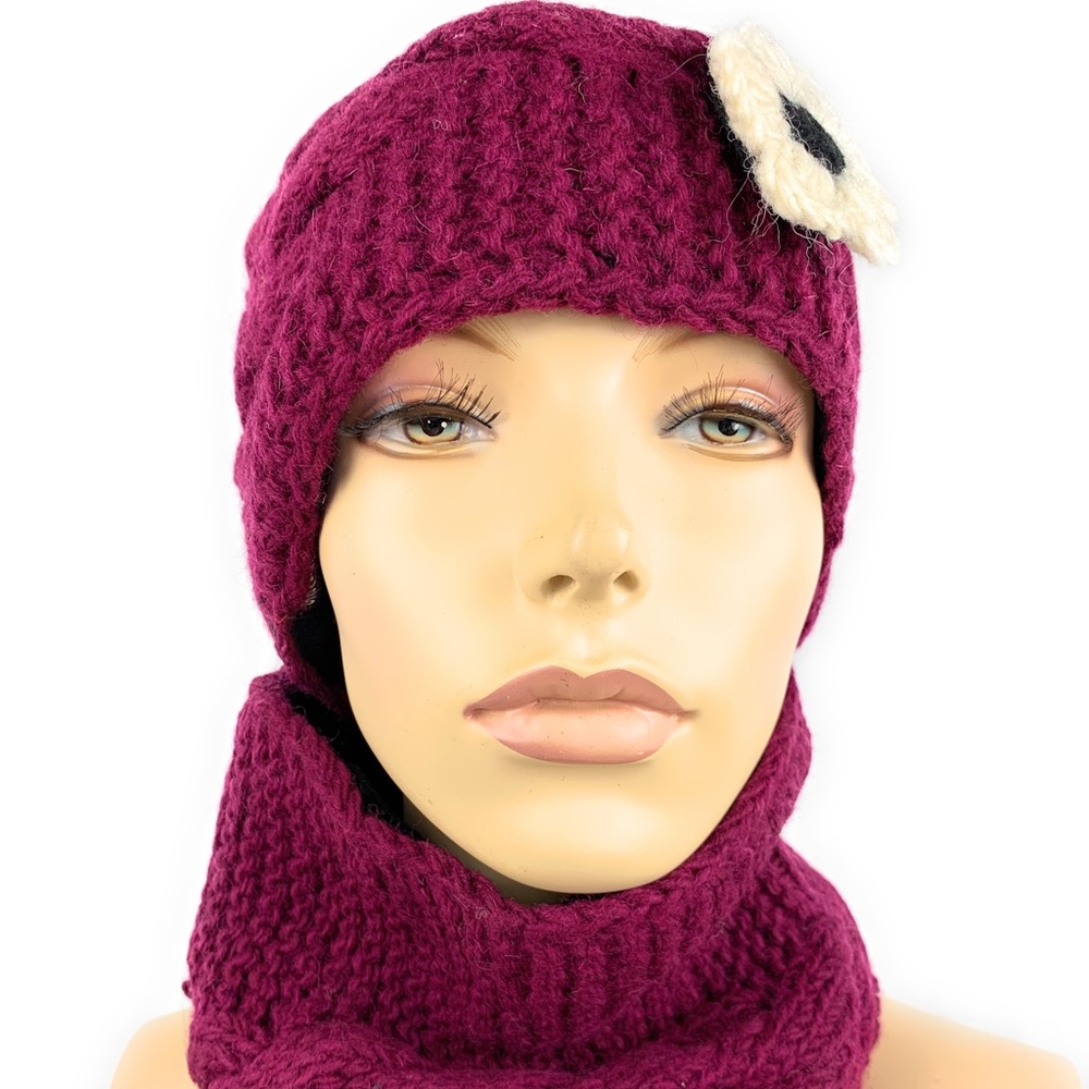 Woolen cap and neck wrap set